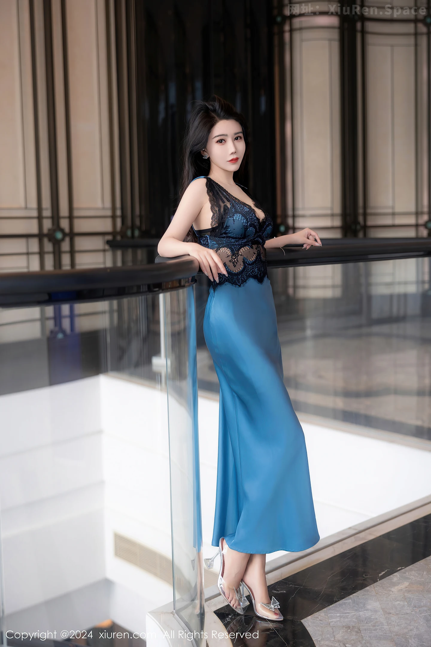 图片[6]-[XiuRen秀人网]VOL.8466 模特李若汐性感蓝黑色长裙露黑色情趣内衣秀完美身材诱惑写真81P-秀人网官方网站